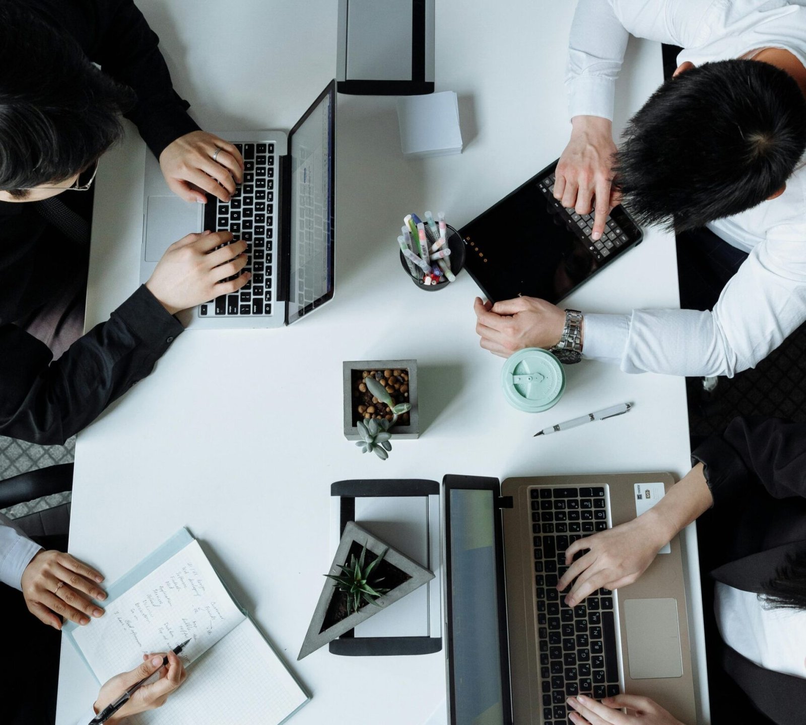 pexels-thirdman-7652039